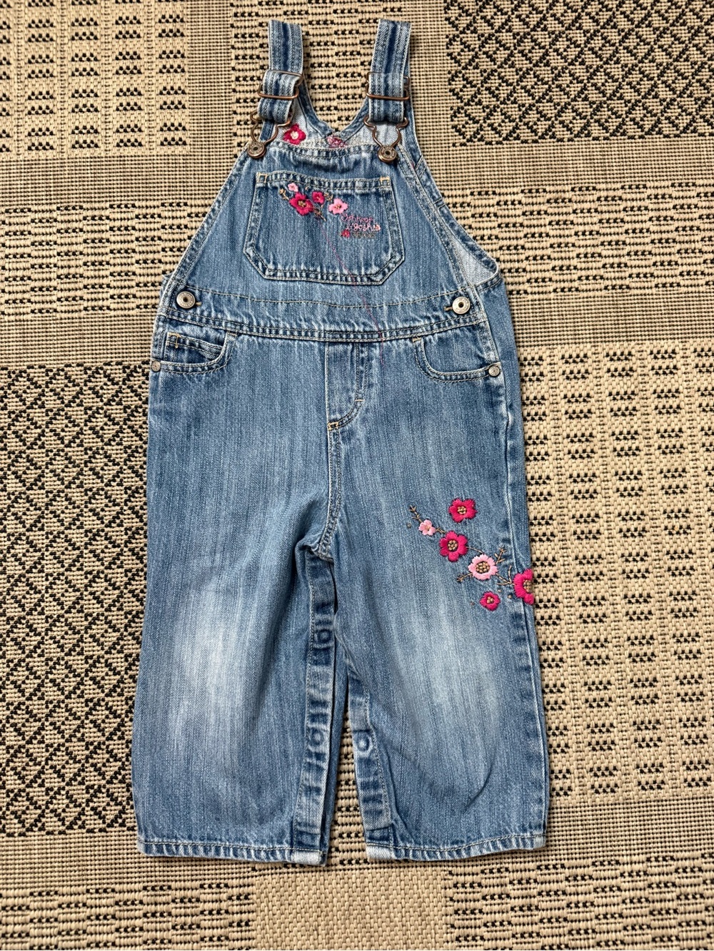 VTG OshKosh B’Gosh Medium Wash Overalls w/ Floral embroidery- size 24m
